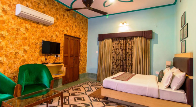 Hotel East View