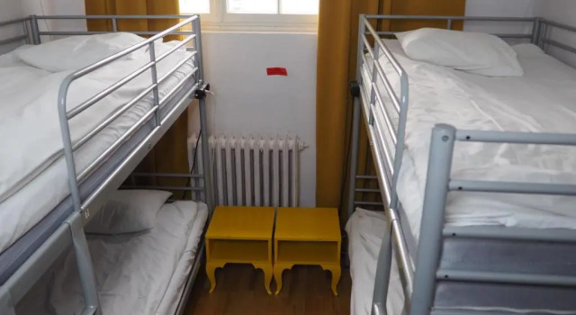 Кровать в общем номере (мужской номер) New World St Hostel