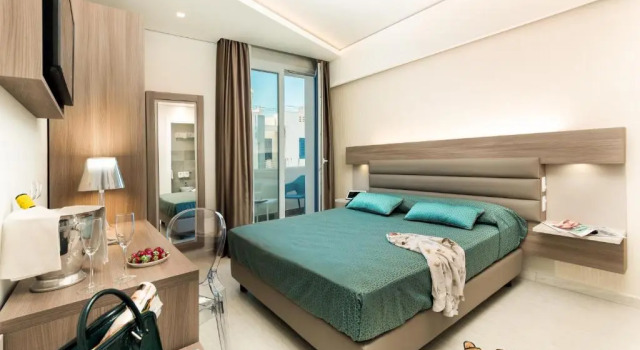 Двухместный номер Standard с балконом Hermes Hotel