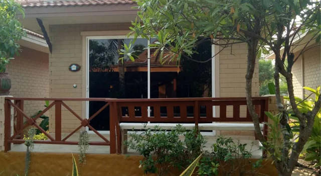 Dollaporn House