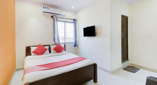 OYO Flagship 76791 Hotel Malnad Grand Inn, Rezerwuj Hotel Bidadi Bangalore