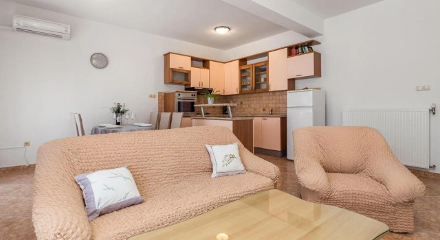 Stunning Apartment in Lopar With Wifi and 2 Bedrooms, Prenota Appartamento Hotel a Isole Quarnerine con parcheggio, Parcheggio