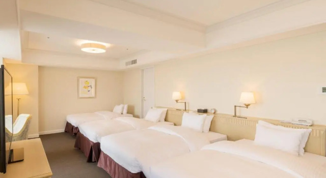 Четырёхместный номер Standard с видом на окрестности SHIROYAMA HOTEL kagoshima