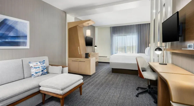 Двухместный люкс Courtyard by Marriott Auburn