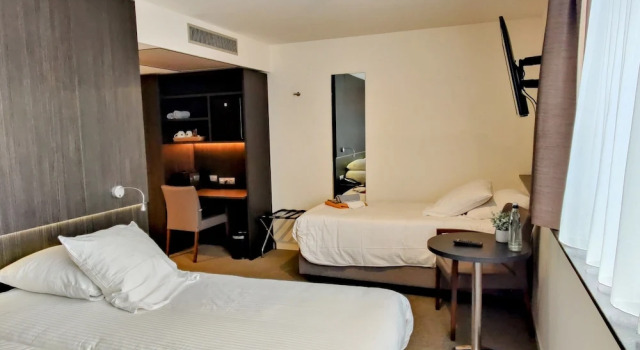 Трёхместный номер Standard Premium Tower Hotel Aalst