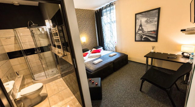 Apartament z jacuzzi Kraków Rynek, Забронировать Апарт-отель Отели Кракова с парковкой, рядом с Церковь Святого Франциска Ассизи, Парковка