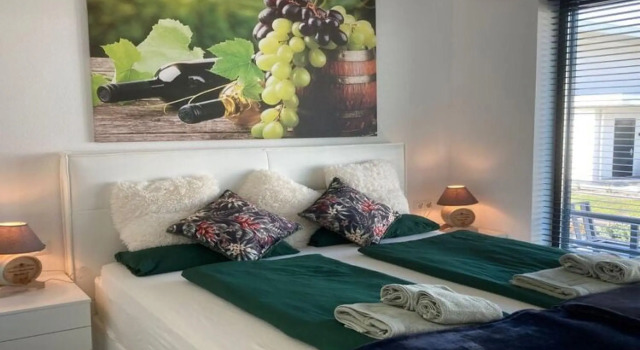 Exclusive Villa With Boat Terrace, Rezerwuj Willa Hotele w Veluwe z parkingiem, Parking