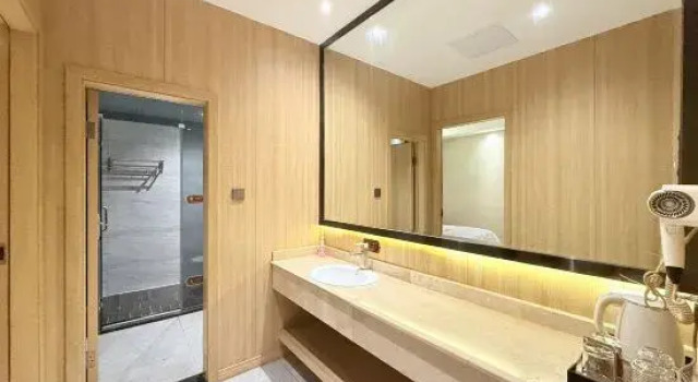 Люкс Deluxe Foshan Hengfeng Hotel (Gaoming Mingcheng Plaza Branch)