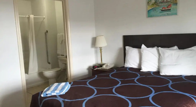 Двухместный люкс с 2 комнатами Port Isla Inn