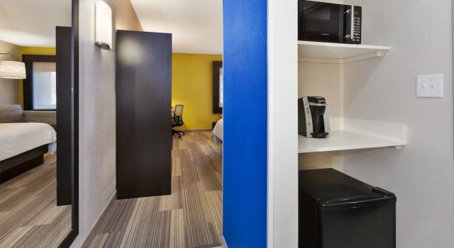 Двухместный номер Standard Holiday Inn Express Detroit-Warren/General Motors Technology Center by IHG