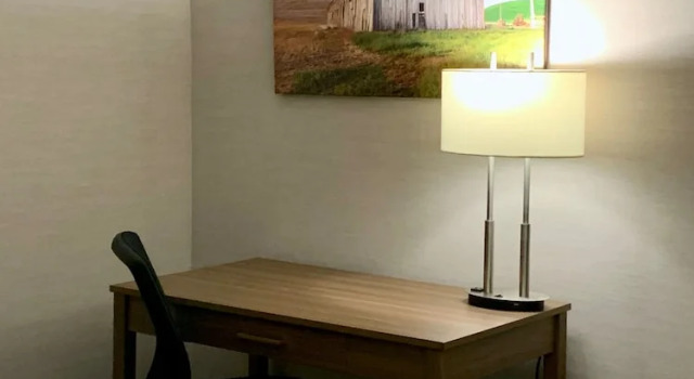 Четырёхместный номер Standard Meridian Inn & Suites Regina Airport