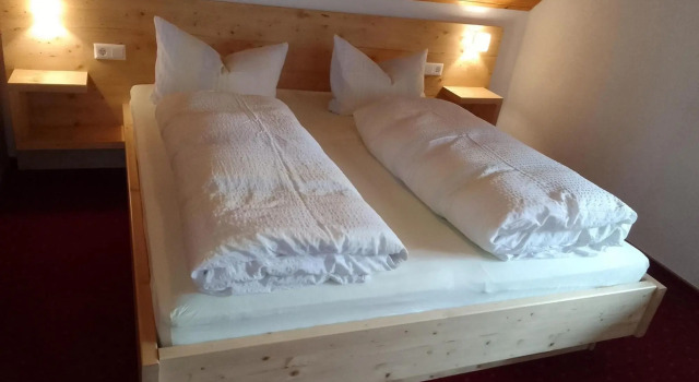 Cosy apartment with balcony in the beautiful Black Forest, Varaa Huoneisto Furtwangen Black Forest