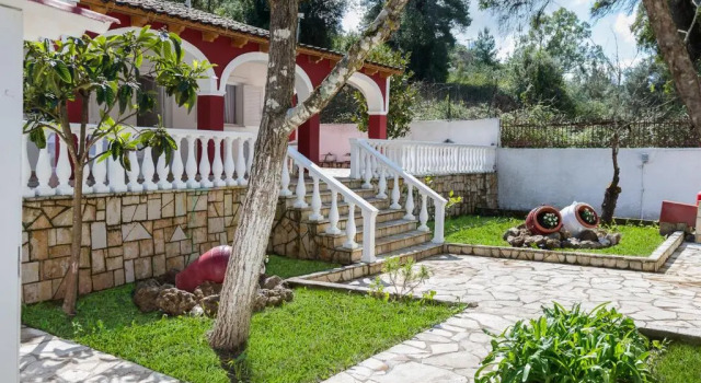 Апартаменты Merlyn Rooms into the nature, 100m from the beach