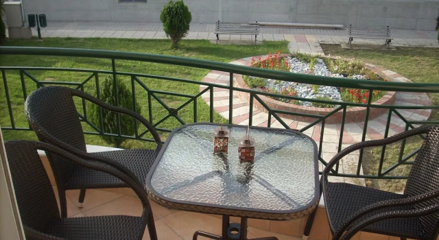 Трёхместный номер Standard с балконом Irida Apartments