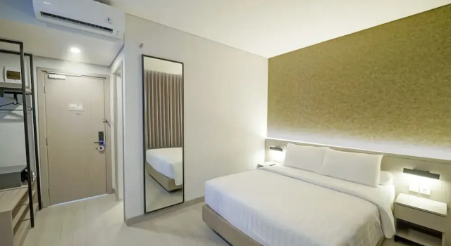 Front One Boutique Hotel Taman Anggrek, Book Boutique Hotels in Jakarta Province with Parking, Parking