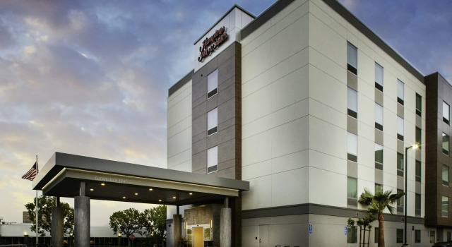 Hampton Inn & Suites Irvine-Orange County Airport