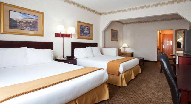 Четырёхместный номер Standard Holiday Inn Express & Suites Hiawassee by IHG