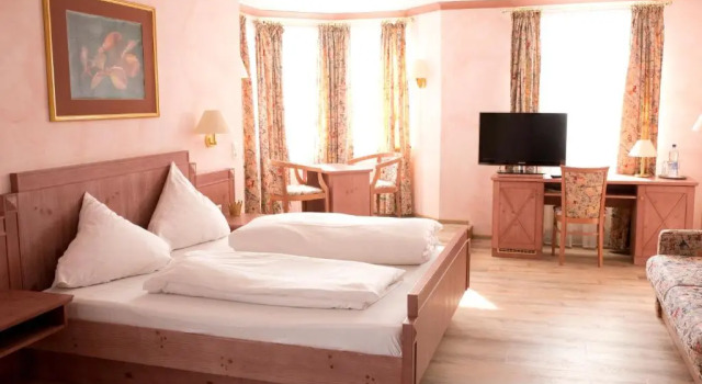 Номер Superior Hotel Hirsch