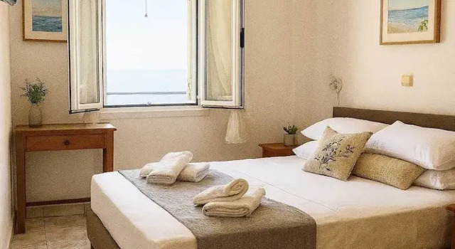 Beachfront Panorama Aprtmnt - Kythira Seafront Gem, Забронировать Апартаменты/квартира Агия-Пелагия Китира, рядом с Порт Агия-Пелагия