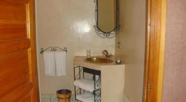 Camera Standard Riad Bensaid