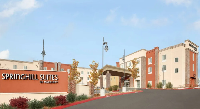 Hotel Vista Sierra, Varaa Hotelli Auburn Kalifornia