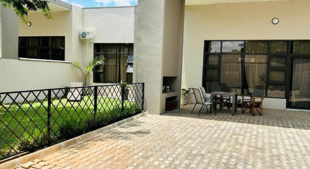 Апартаменты Longhorn Executive Apartments