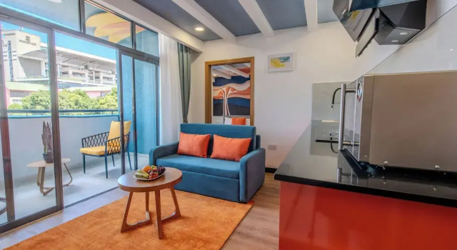 Люкс Kingfisher Nest Hotel Suites- Westlands, Near Sarit Center