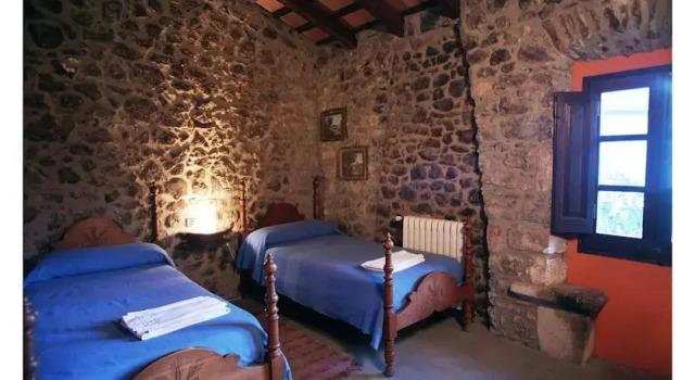 Can Mau de Sant Feliu de Pallerols, Забронировать Отель Сан-Фелиу-де-Пальеролс Жирона