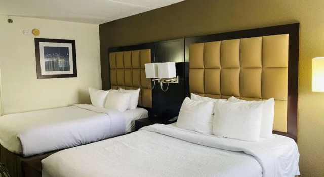 Четырёхместный номер Standard Hotel Concord Syracuse, an Ascend Collection Hotel