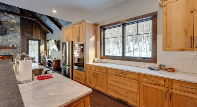 Коттедж Walk to Loon Mtn Lift: Luxe Family Home w/ Hot Tub