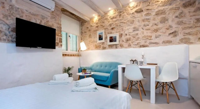 Студия Deluxe Luna Rooms and Studios