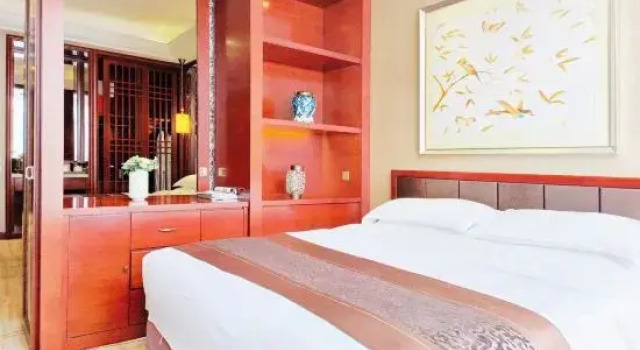 Люкс Deluxe Wuxi Yuexi Grand Hotel (Huishan Wanda)