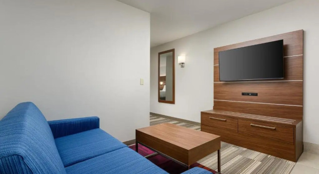 Четырёхместный люкс Holiday Inn Express - Tullahoma by IHG