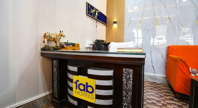 Fabhotel Geeta Bhawan