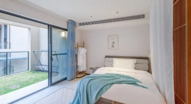 Люкс с балконом и с видом на сад Spriing Woods Guesthouse