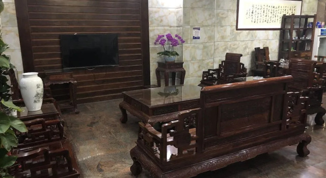 Puqian Business Hotel, Boek Hotel Hotels in Guangdong met parkeren, Parkeren