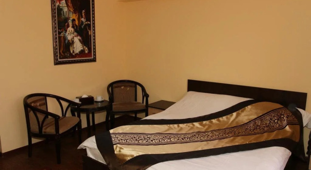 Kausar Hotel