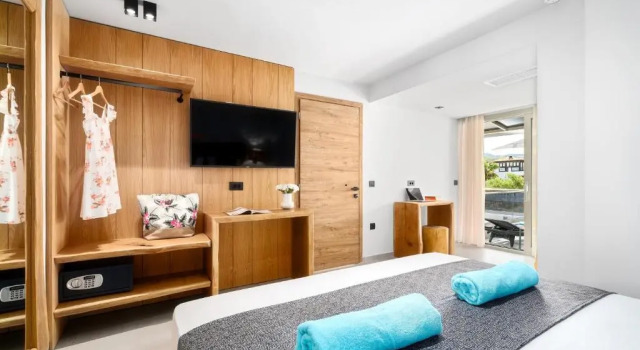 Двухместный номер Standard с видом на сад Emilys Luxury Suites