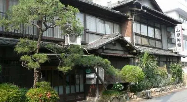 Yamane Ryokan, Забронировать Отель Отели в центре Михара, в центре