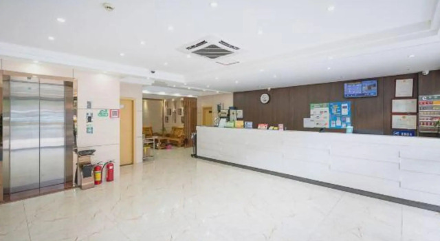 Heyi Express Hotel (Zhuhai Weichuangli Industrial Park), Boek Hotel Hotels in Guangdong met parkeren, Parkeren