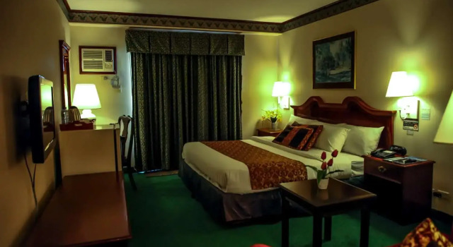 Days Hotel Tagaytay, Rezervovat Hotel Hotely v Tagaytay s parkováním, Parkování