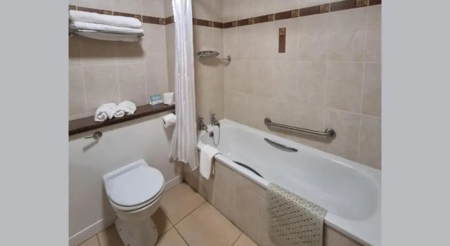 Номер Deluxe Allingham Arms Hotel