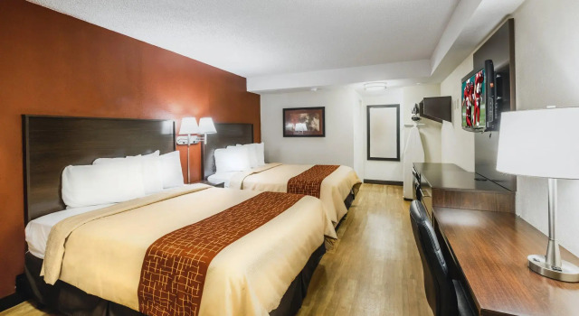 Четырёхместный номер Deluxe Red Roof Inn Hershey