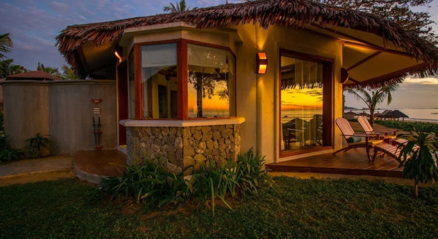 Люкс с балконом и рядом с пляжем Pristine Mermaid Resort