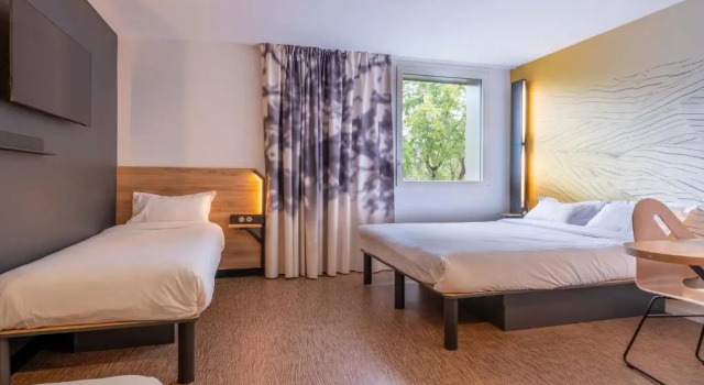 Четырёхместный номер Standard B&B HOTEL Annecy Cran-Gevrier