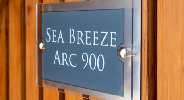 Номер Deluxe Sea Breeze Ark 900 Boat