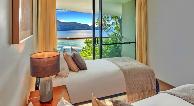 Апартаменты Waves 5 Luxury 3 Bedroom Breathtaking Ocean Views Central Location