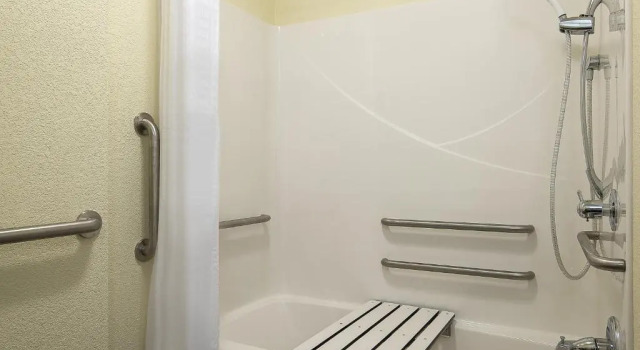 Люкс Candlewood Suites Bloomington by IHG