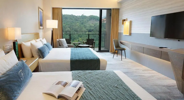 Семейный номер Premier с видом на горы Fleur de Chine Hotel