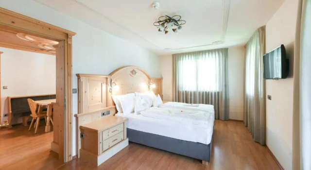 Wellness Residence Villa Leck, Забронировать Вилла Отели Сельва-ди-Валь-Гардена с бассейном, рядом с Горнолыжный курорт Валь-Гардена, Бассейн